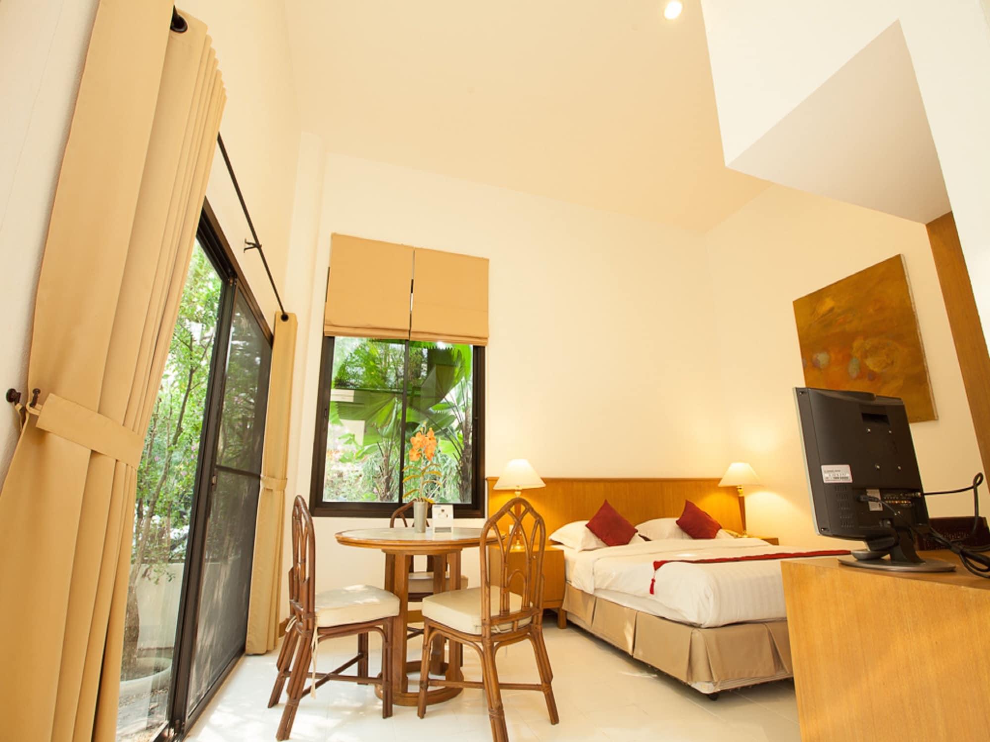 Nern Chalet Beachfront Hotel Hua Hin Exterior photo