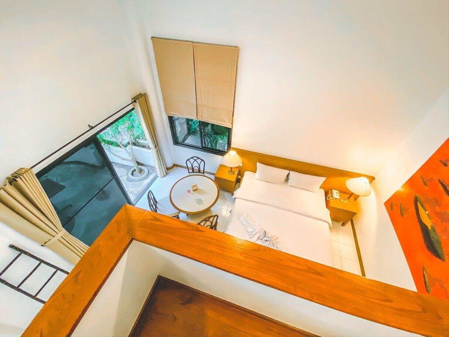 Nern Chalet Beachfront Hotel Hua Hin Exterior photo