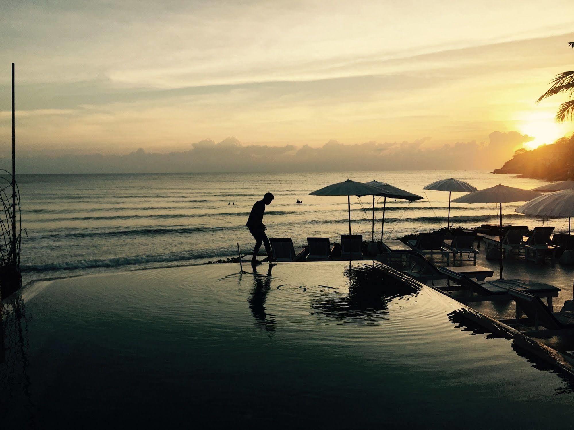 Nern Chalet Beachfront Hotel Hua Hin Exterior photo